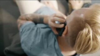 Giovane e bella puttanella inculata