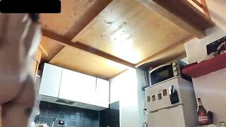 Si fa una canna nuda in diretta