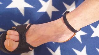 Mi aspetta sul letto "vestita" come una troia