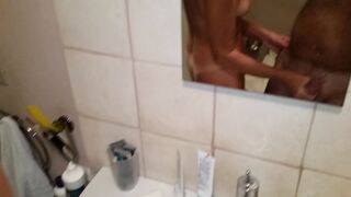 Moglie nuda mi sega alla grande