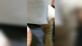 Gli fa una sega all'Oktoberfest