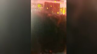 La puttana tettona mi fa sborrare tra le sue tette