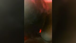 La puttana tettona mi fa sborrare tra le sue tette