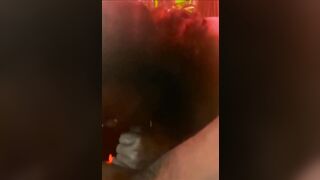 La puttana tettona mi fa sborrare tra le sue tette