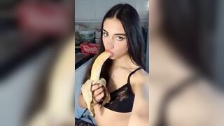 Anteprima del video: La mia compagna di università mi manda sto video