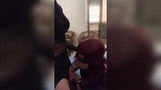 Godo succhiando il cazzo ad una trav