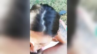 Coppia nudista italiana fa sesso all'aperto