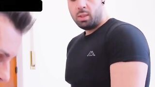 MILF bionda soddisfatta da due cazzi Parte 2