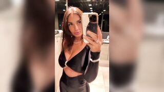 Selfie nel bagno della disco