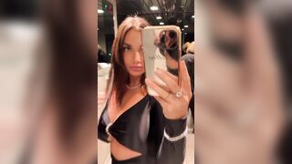 Selfie nel bagno della disco