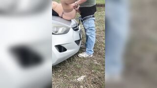 NAPOLETANA scopata sul cofano dell'auto