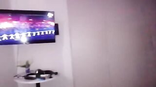 Moglie italiana si sditalina il culo