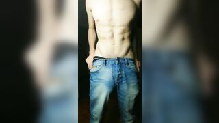 Spogliarello con un grande cazzo