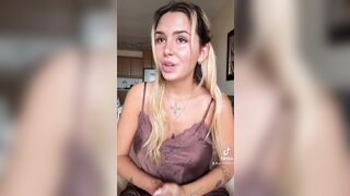 Giulia Vaneri su tiktok dopo aver scopato il prete