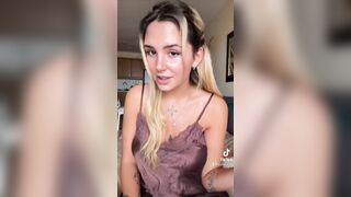 Giulia Vaneri su tiktok dopo aver scopato il prete