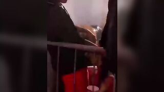 Sgamata a succhiare il cazzo al PR