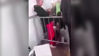 Sgamata a succhiare il cazzo al PR