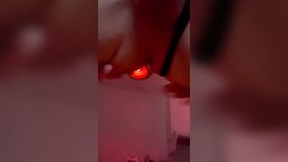 Deliziosa bionda transex si sega