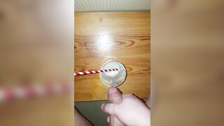 Anteprima del video: Cum in her cola cup