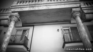 Athena e Aphrodite scopata a tre