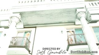 Athena e Aphrodite scopata a tre