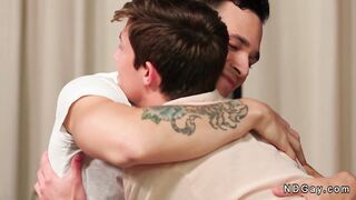 Grosso cazzo gay incula il nuovo fratellastro