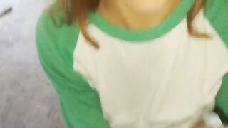 Troietta bianca succhia cazzone nero