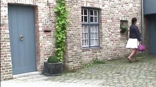 MILF italiana esibizionista a Londra