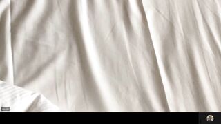 Moglie puttana si fa rompere il culo su Skype