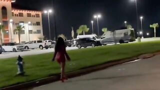 Puttanella trombata sulle scale