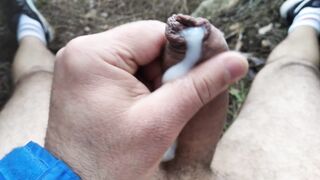 Anteprima del video: Sego il mio cazzone nel bosco e sborro