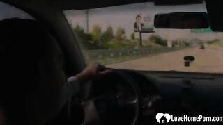 Puttaniere e bella puttanella in tangenziale