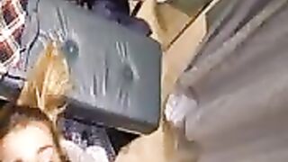 Bella Rossa bocchinara scopata in camerino