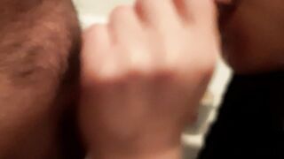 La succhia cazzi di mia moglie