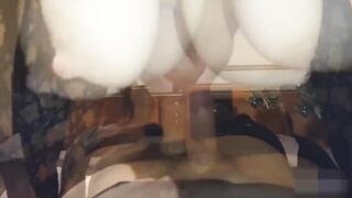 Che zoccola che pompa il cazzo!