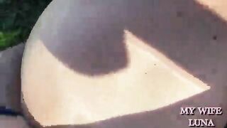 Troiona italiana inculata sul prato