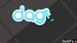 Inculata sul divano squirta