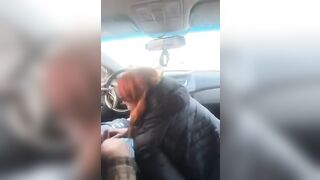 Auostoppista maiala paga il viaggio con una pompa