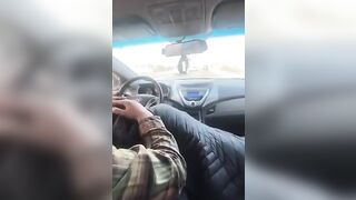 Auostoppista maiala paga il viaggio con una pompa