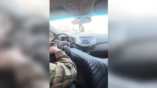 Auostoppista maiala paga il viaggio con una pompa