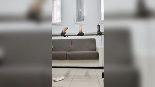 Anteprima del video: Tre cazzi di gomma per la trav