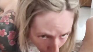 Grosso cazzo per la bionda tatuata