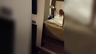 Mi faccio un selfie mentre inculo a pecora la escort