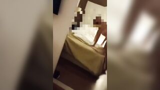 Mi faccio un selfie mentre inculo a pecora la escort