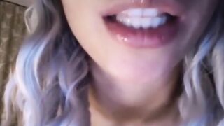 SONO UNA PUTTANA MULATTA DI MERDA!