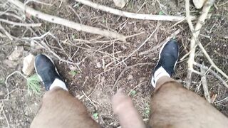 Esibizionismo nel bosco