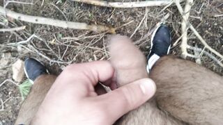 Esibizionismo nel bosco