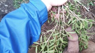 Esibizionismo nel bosco