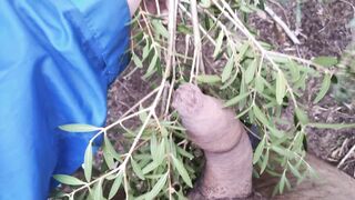 Esibizionismo nel bosco