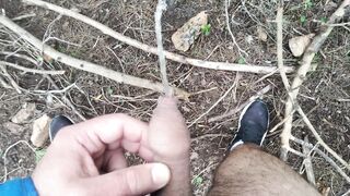 Esibizionismo nel bosco